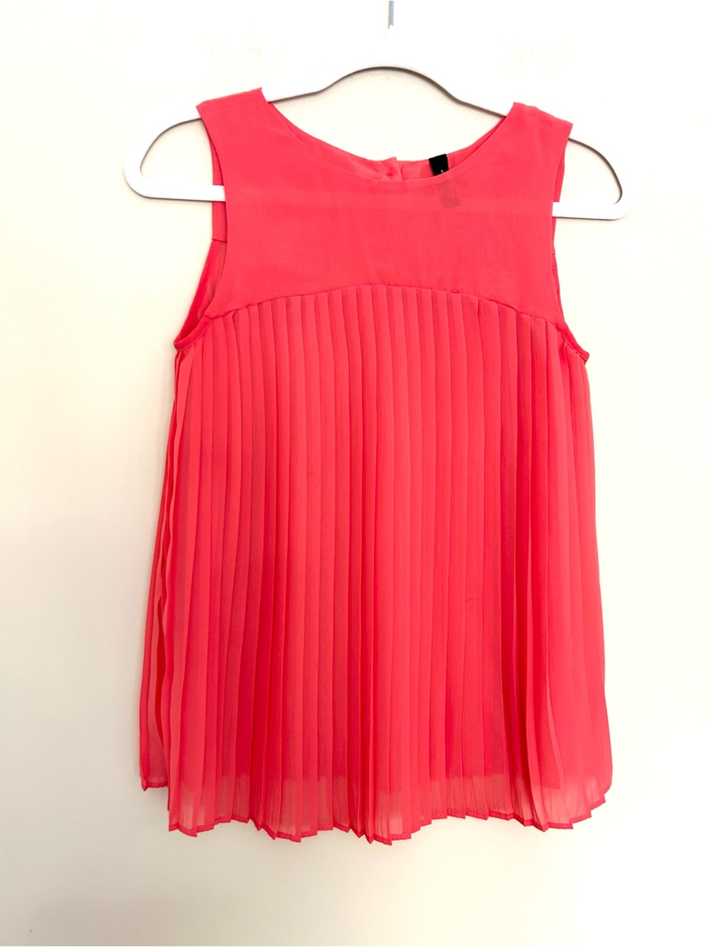 Ing Pleated Sleeveless Coral Pink Blouse